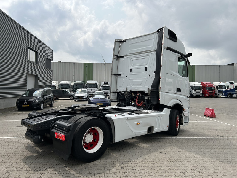 Mercedes-Benz Actros 1845 Gigaspace / 549 dkm / 2 Tanks / Stand Airco / New Tacho V2 - Tractor: foto 2 Mercedes-Benz Actros 1845 Gigaspace / 549 dkm / 2 Tanks / Stand Airco / New Tacho V2 - Tractor: foto 2