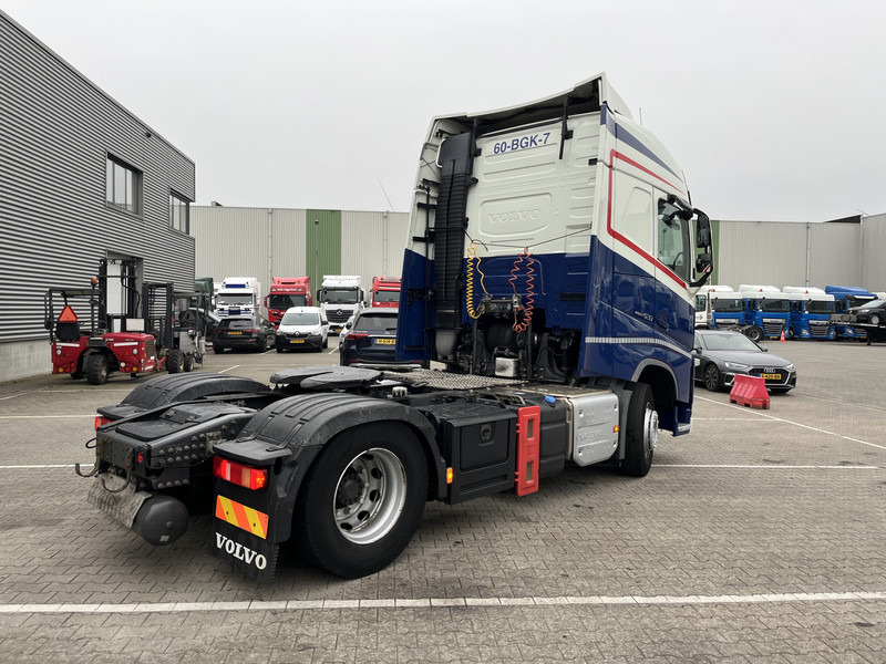 Volvo FH 420 Globetrotter / Dynamic Steering / New Tacho V2 / VEB+ / APK TUV 10-25 - Tractor: foto 2 Volvo FH 420 Globetrotter / Dynamic Steering / New Tacho V2 / VEB+ / APK TUV 10-25 - Tractor: foto 2