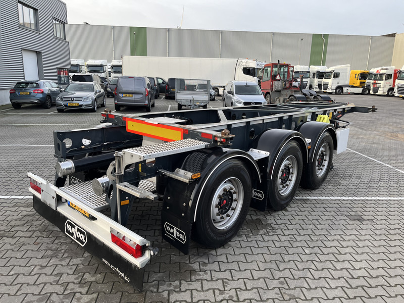 Van Hool A3C002 / ADR / 3x SAF / 20 FT Container / TE HUUR - Semi-reboque transportador de contêineres/ Caixa móvel: foto 2 Van Hool A3C002 / ADR / 3x SAF / 20 FT Container / TE HUUR - Semi-reboque transportador de contêineres/ Caixa móvel: foto 2
