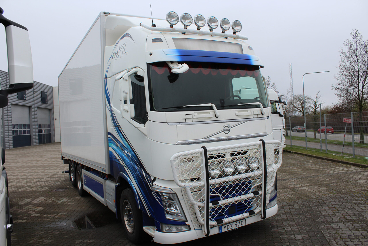 Volvo FH Fjärr - Camião furgão: foto 1 Volvo FH Fjärr - Camião furgão: foto 1
