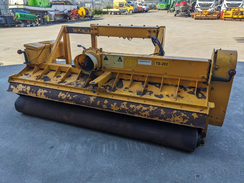 Herder KMMW 250 - Gadanheira: foto 4 Herder KMMW 250 - Gadanheira: foto 4