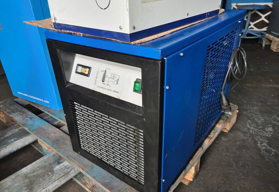 Osuszacz ziębniczy ECOTROC 2,6m3/min - Compressor de ar: foto 1 Osuszacz ziębniczy ECOTROC 2,6m3/min - Compressor de ar: foto 1