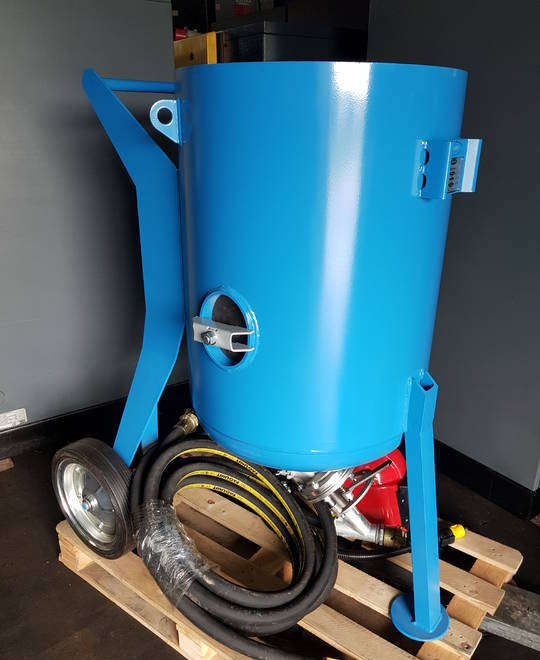 PIASKARKA OCZYSZCZARKA CLEMCO 200L KOMPLET - Equipamento de construção: foto 4 PIASKARKA OCZYSZCZARKA CLEMCO 200L KOMPLET - Equipamento de construção: foto 4