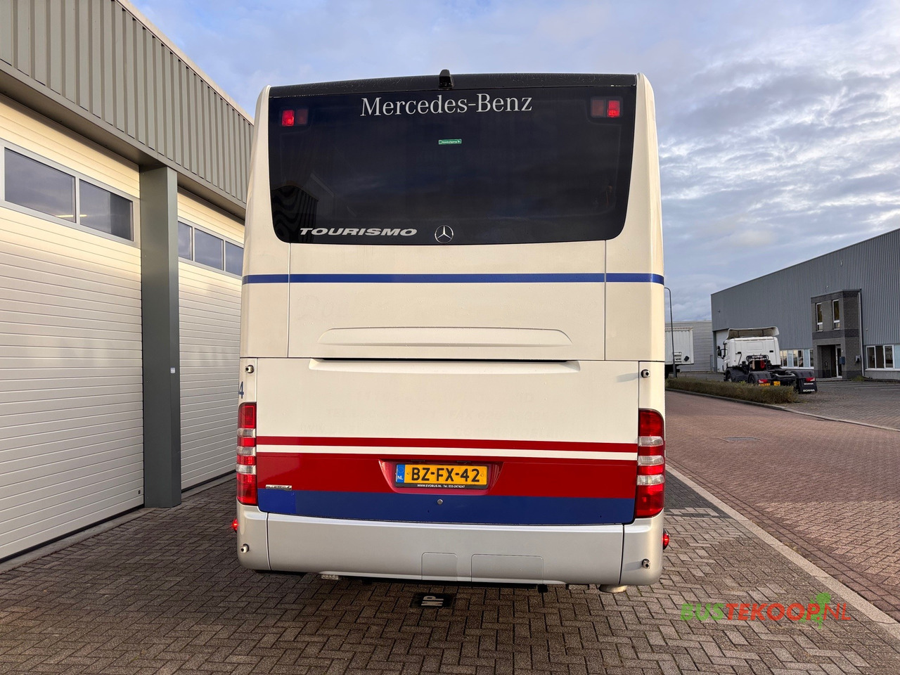 Mercedes Tourismo 16 RHD-M 57 Pl. - Autocarro: foto 5 Mercedes Tourismo 16 RHD-M 57 Pl. - Autocarro: foto 5