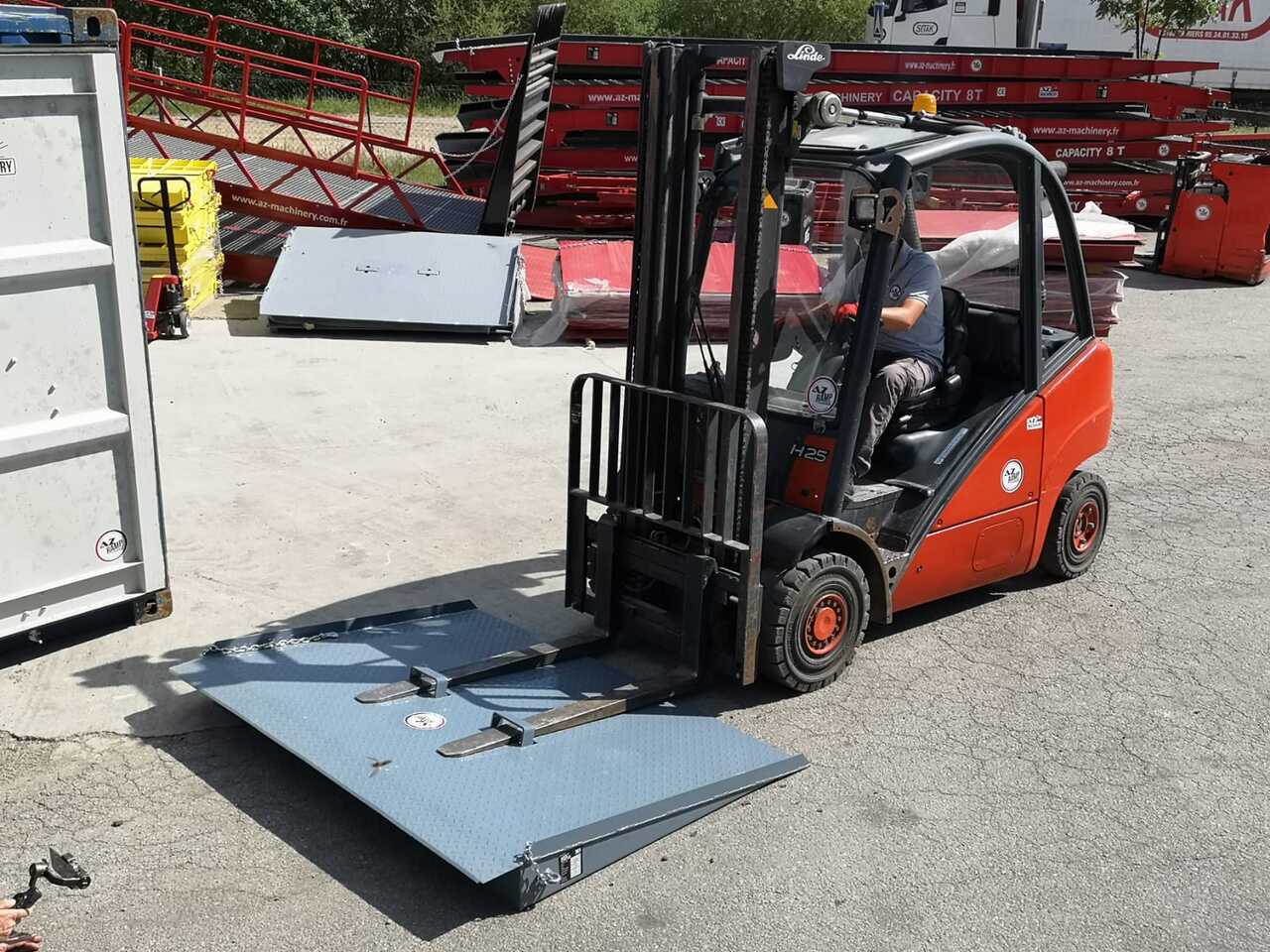 AZ RAMP HCNN08 - Rampa de carregamento: foto 1 AZ RAMP HCNN08 - Rampa de carregamento: foto 1