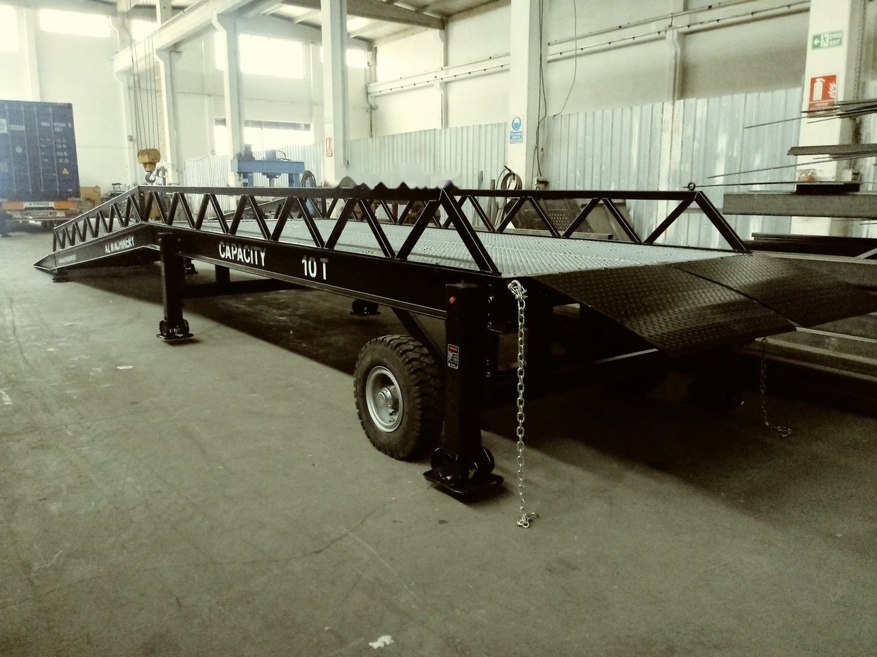 AZ RAMP STAR-10-XL mobile loading ramp - Rampa de carregamento: foto 2 AZ RAMP STAR-10-XL mobile loading ramp - Rampa de carregamento: foto 2