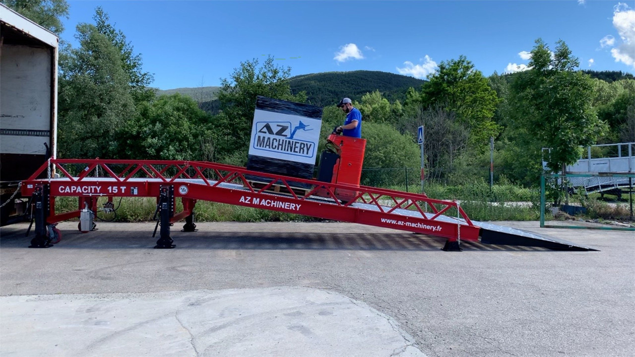 Loading Ramp with with hydraulic tilting bridge - AZ RAMP - STAR- 8T. 8 ton capacity - Rampa de carregamento: foto 4 Loading Ramp with with hydraulic tilting bridge - AZ RAMP - STAR- 8T. 8 ton capacity - Rampa de carregamento: foto 4