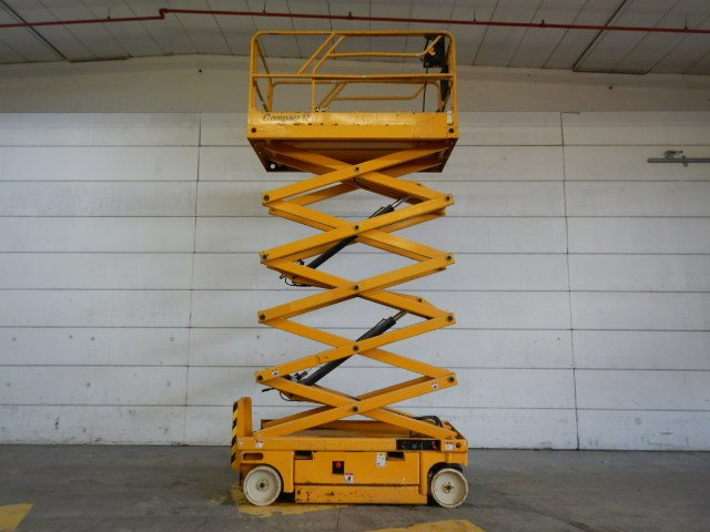 Used Electric scissor Lift Haulotte Compact 12 - Plataforma de Tijera/ Plataforma de tesoura: foto 4 Used Electric scissor Lift Haulotte Compact 12 - Plataforma de Tijera/ Plataforma de tesoura: foto 4