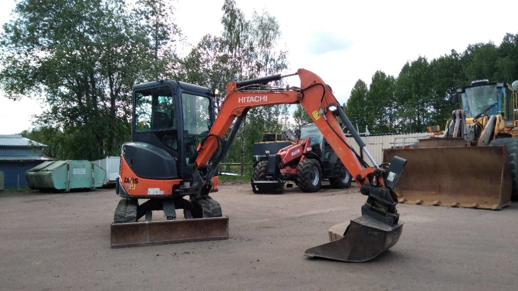 Hitachi ZX 29 U-3 CLR - Mini escavadeira: foto 1 Hitachi ZX 29 U-3 CLR - Mini escavadeira: foto 1