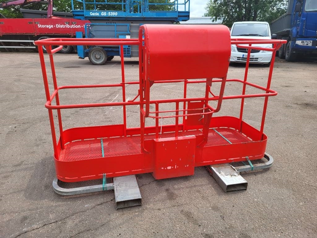 Manitou 200 ATJ kori - Plataforma de mastro vertical: foto 5 Manitou 200 ATJ kori - Plataforma de mastro vertical: foto 5