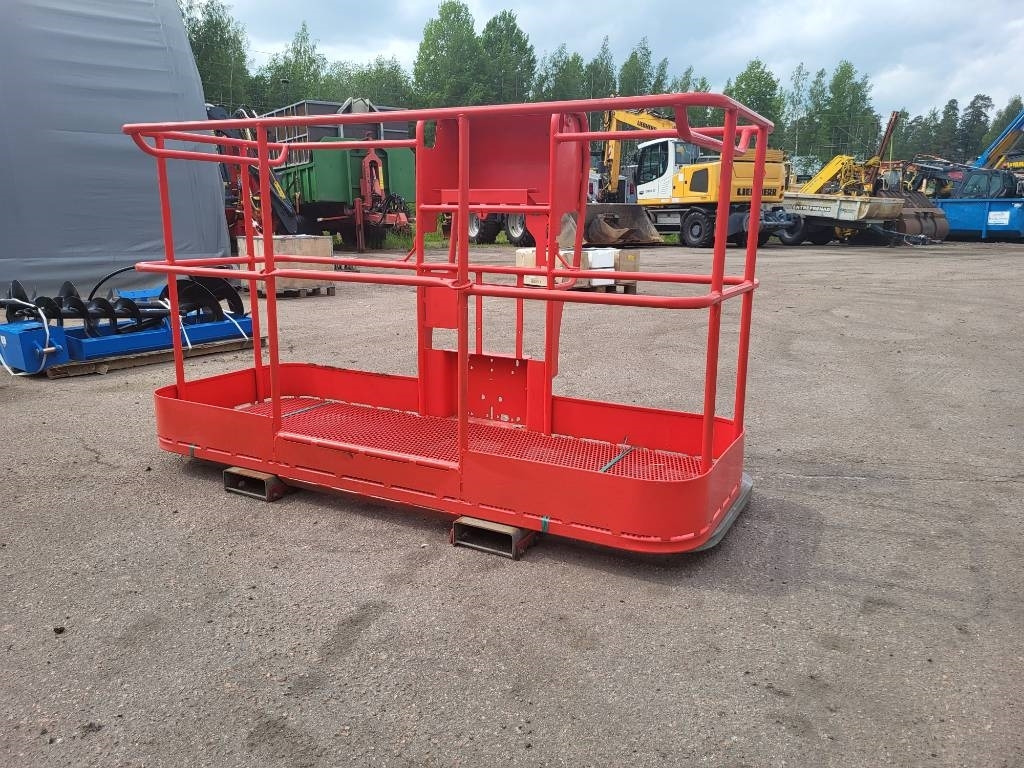 Manitou 200 ATJ kori - Plataforma de mastro vertical: foto 4 Manitou 200 ATJ kori - Plataforma de mastro vertical: foto 4