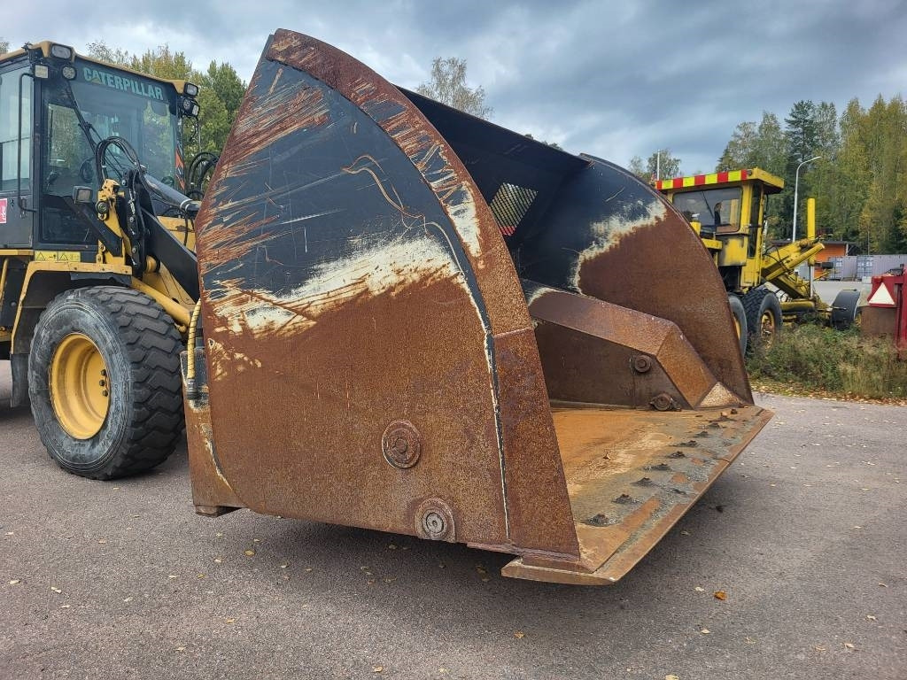 Volvo Kärkikippikauha - Balde por Máquina de construção: foto 5 Volvo Kärkikippikauha - Balde por Máquina de construção: foto 5