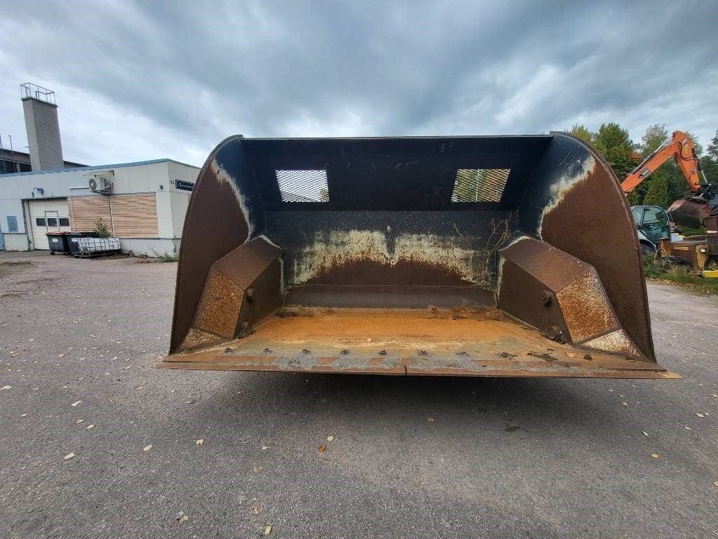 Volvo Kärkikippikauha - Balde por Máquina de construção: foto 2 Volvo Kärkikippikauha - Balde por Máquina de construção: foto 2