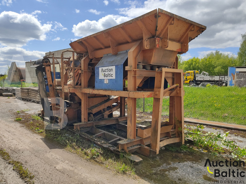 BMD RA700/4 - Maquina para lavrar a terra: foto 1 BMD RA700/4 - Maquina para lavrar a terra: foto 1