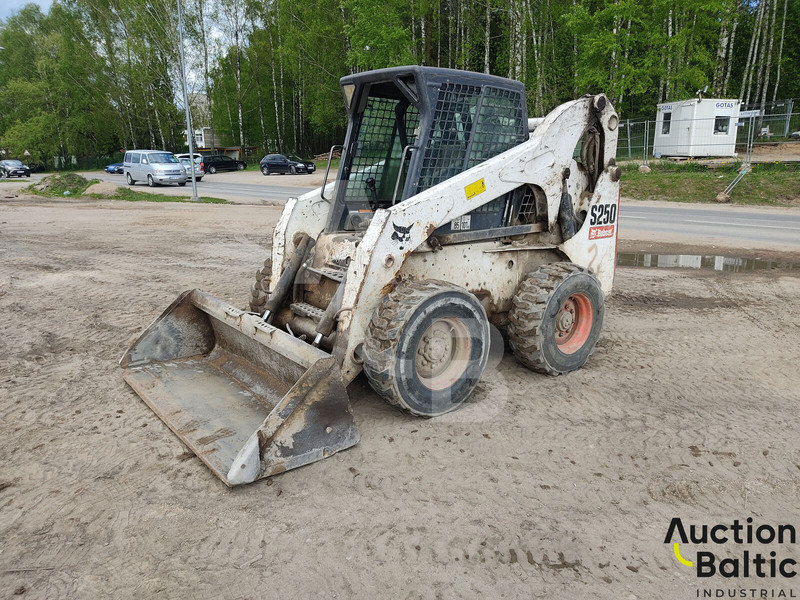 Bobcat S 250 - Mini pá carregadora: foto 2 Bobcat S 250 - Mini pá carregadora: foto 2