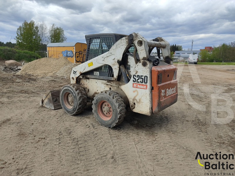 Bobcat S 250 - Mini pá carregadora: foto 5 Bobcat S 250 - Mini pá carregadora: foto 5