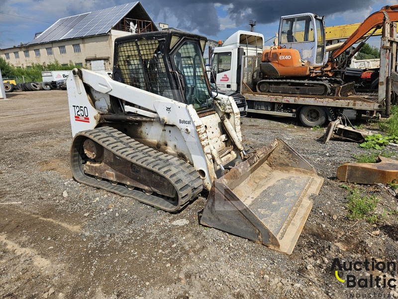 Bobcat T 250 - Pá carregadoras de rastos: foto 2 Bobcat T 250 - Pá carregadoras de rastos: foto 2