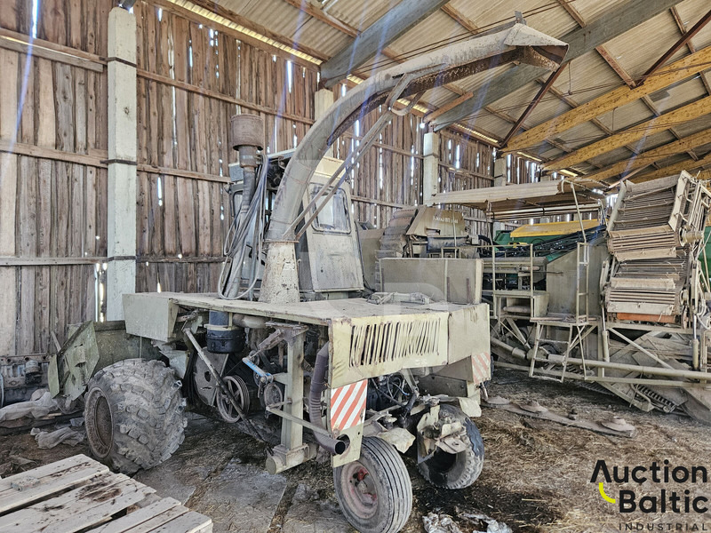 Fortschritt E281C - Picadora de forragem automotriz: foto 1 Fortschritt E281C - Picadora de forragem automotriz: foto 1