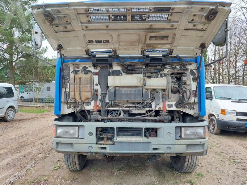 Iveco 180E18 - Camião de caixa aberta/ Plataforma, Camião grua: foto 5 Iveco 180E18 - Camião de caixa aberta/ Plataforma, Camião grua: foto 5