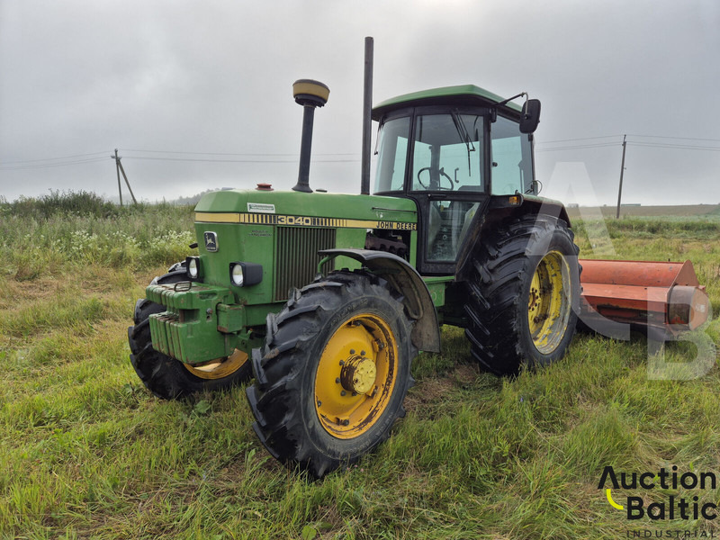 John Deere MFWD - Trator: foto 2 John Deere MFWD - Trator: foto 2
