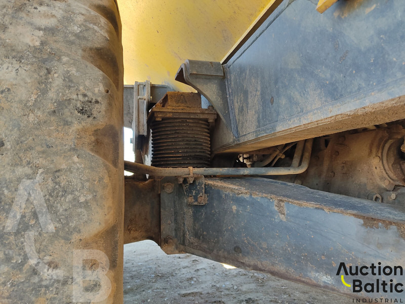 Caminhão articulado Komatsu HM400: foto 13