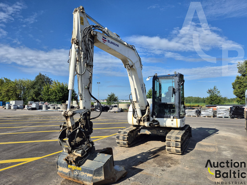Komatsu PC80MR-3 - Mini escavadeira: foto 1 Komatsu PC80MR-3 - Mini escavadeira: foto 1