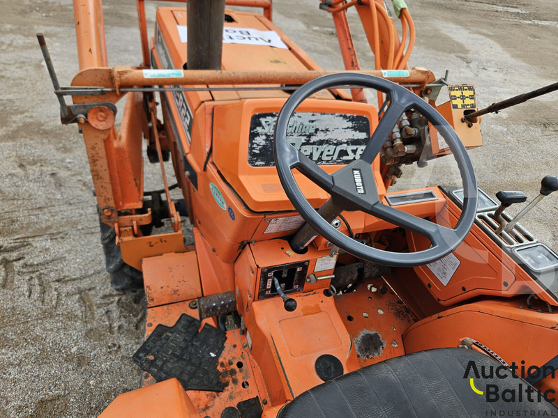 Kubota L1-R22 - Trator: foto 5 Kubota L1-R22 - Trator: foto 5