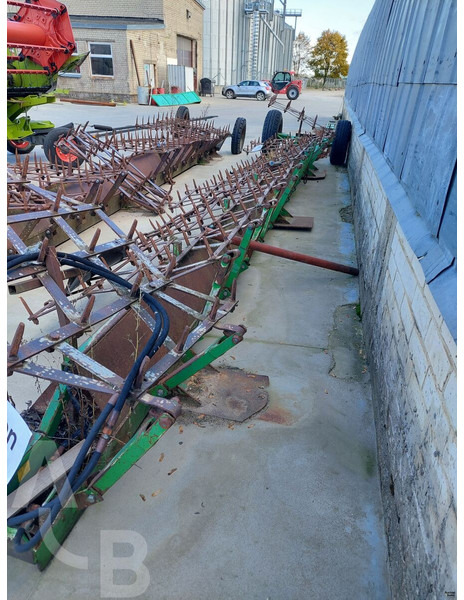 Laumetris soil leveler - Maquina para lavrar a terra: foto 3 Laumetris soil leveler - Maquina para lavrar a terra: foto 3