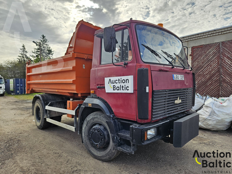 Maz 555131 - Camião basculante: foto 1 Maz 555131 - Camião basculante: foto 1