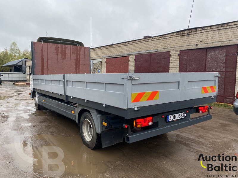 Mercedes-Benz 815 - Camião de caixa aberta/ Plataforma: foto 3 Mercedes-Benz 815 - Camião de caixa aberta/ Plataforma: foto 3