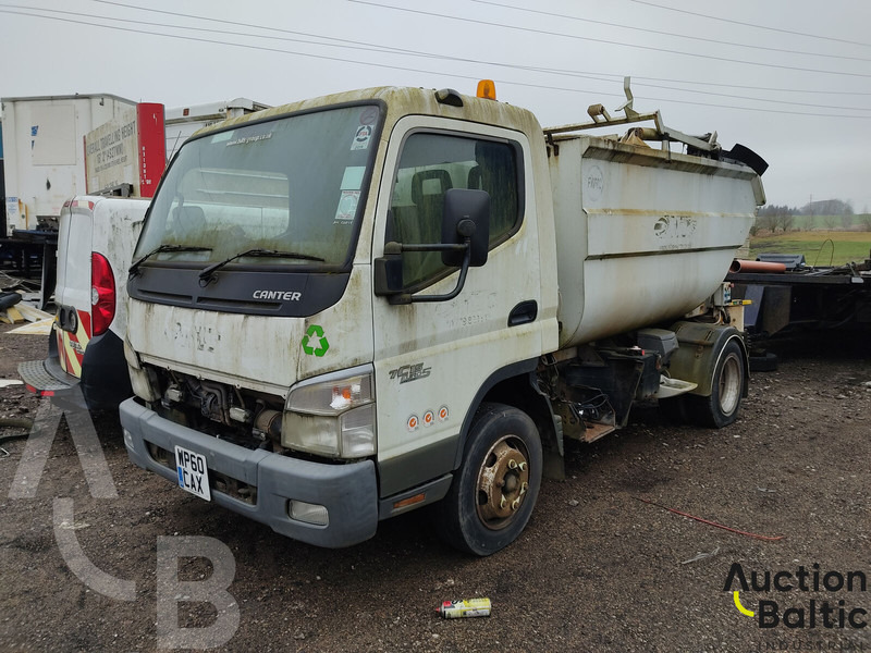 Mitsubishi Fuso - Caminhão de lixo: foto 2 Mitsubishi Fuso - Caminhão de lixo: foto 2