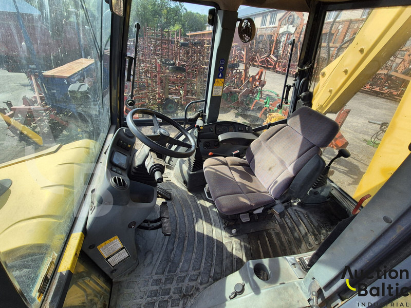 New Holland LB 110-4 PT - Escavadeira de rodas: foto 5 New Holland LB 110-4 PT - Escavadeira de rodas: foto 5