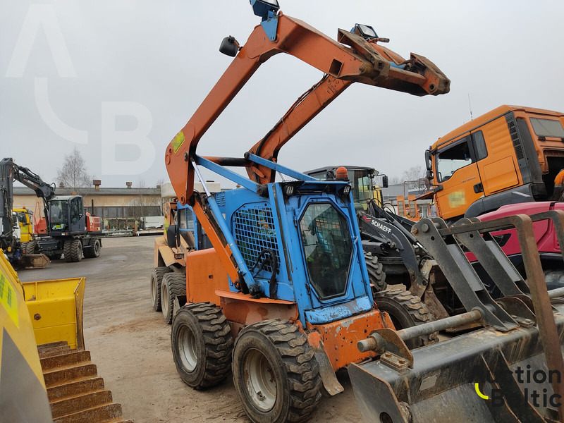 New Holland LS 185 B - Mini pá carregadora: foto 1 New Holland LS 185 B - Mini pá carregadora: foto 1