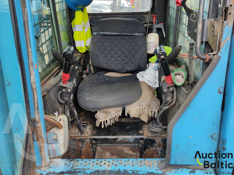 New Holland LS 185 B - Mini pá carregadora: foto 5 New Holland LS 185 B - Mini pá carregadora: foto 5