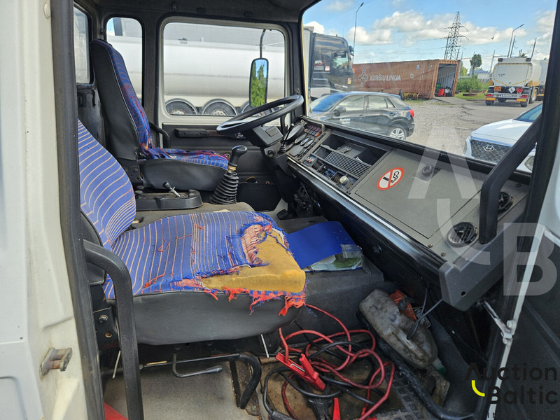 Renault Midliner S 150 - Caminhão tanque: foto 5 Renault Midliner S 150 - Caminhão tanque: foto 5