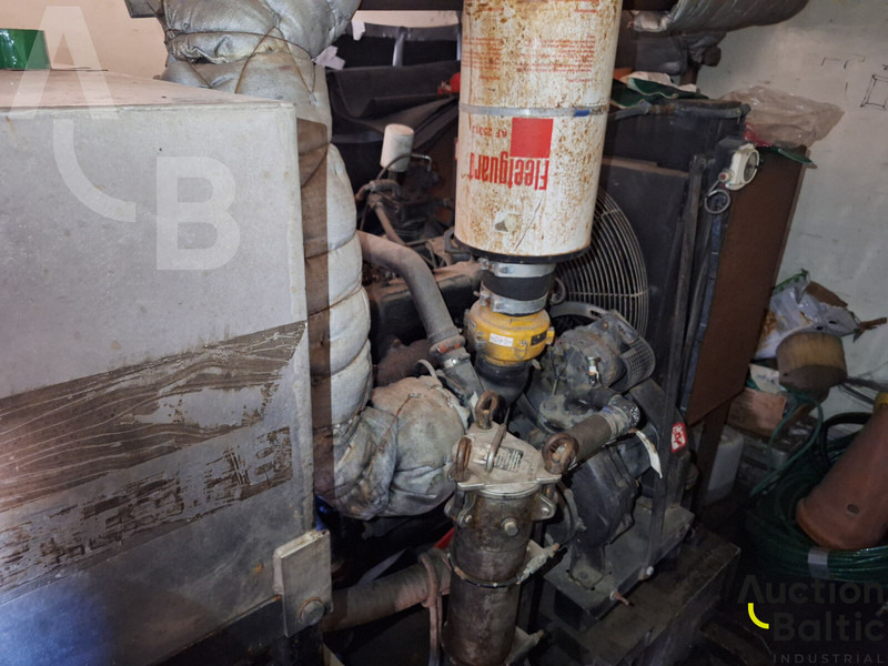 Caminhão limpa fossa Renault Midlum 180.08: foto 12