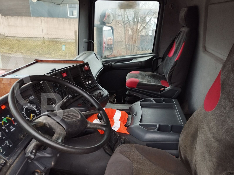 Caminhão tanque para transporte de combustível Scania B4X2 ATL: foto 6