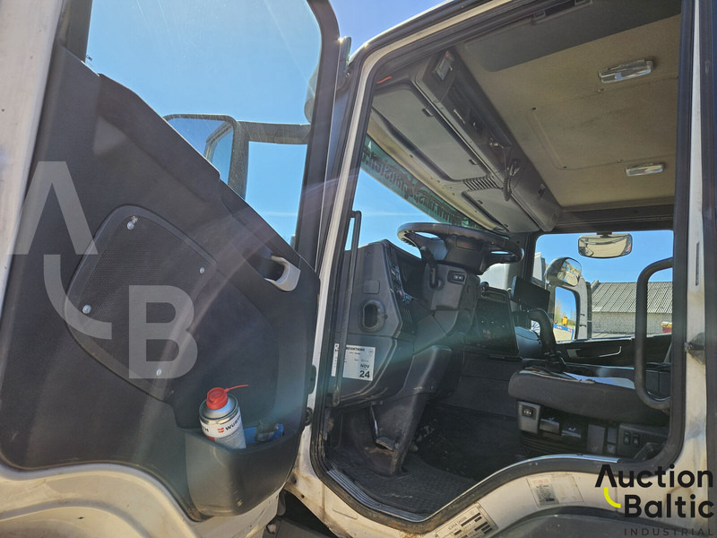 Caminhão com plataforma aérea Scania P 310: foto 10