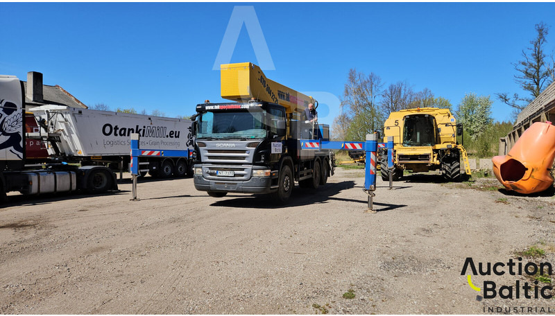 Caminhão com plataforma aérea Scania P 310: foto 7