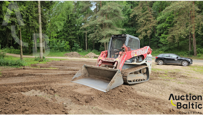 Takeuchi TL12V-2 - Pá carregadoras de rastos: foto 1 Takeuchi TL12V-2 - Pá carregadoras de rastos: foto 1