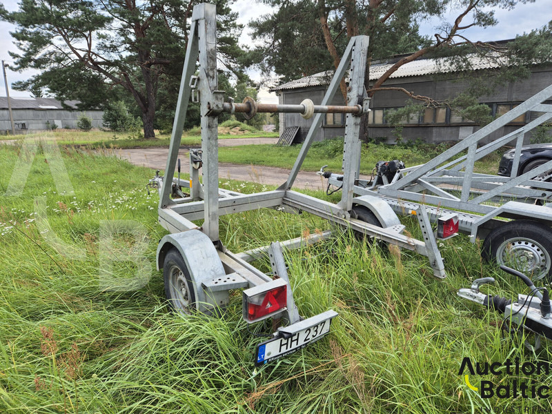 Tiki KP1500-RB - Semi-reboque de lona: foto 4 Tiki KP1500-RB - Semi-reboque de lona: foto 4