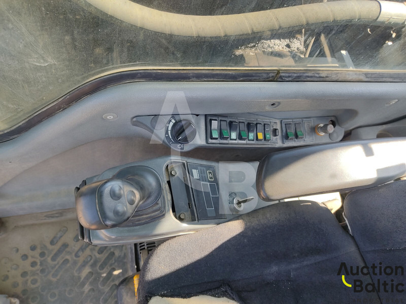 Escavadora de rastos Volvo EC 210 B N LC: foto 10