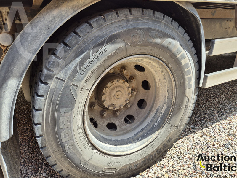 Camião furgão Volvo FL240: foto 12