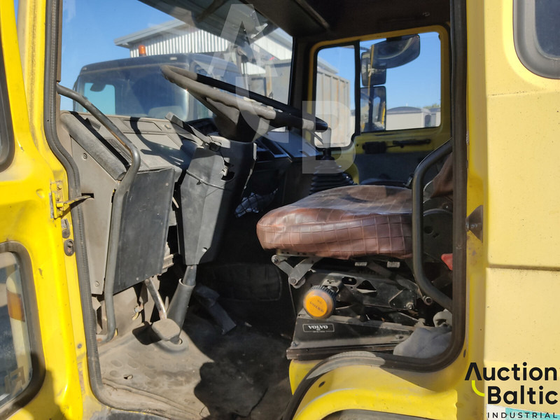 Volvo FL618 - Caminhão de lixo: foto 5 Volvo FL618 - Caminhão de lixo: foto 5