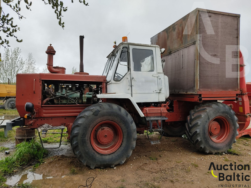 XTZ T-150K - Trator: foto 3 XTZ T-150K - Trator: foto 3