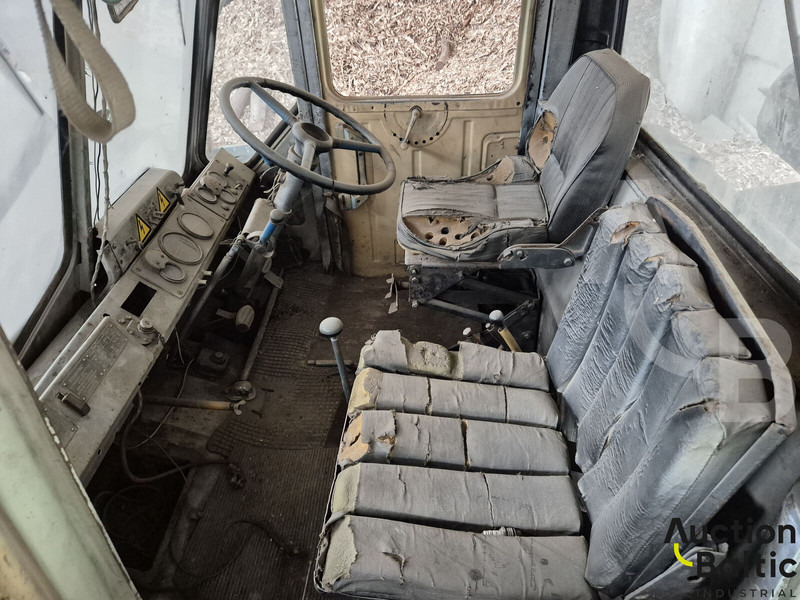 XTZ T-150K - Trator: foto 4 XTZ T-150K - Trator: foto 4