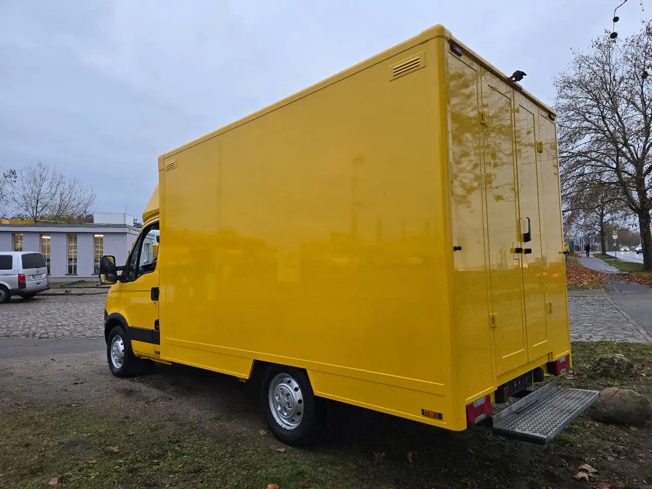 Iveco Daily/ Regalsystem/Luftfeder/KURZ/1. Hand - Carrinha de contentor: foto 5 Iveco Daily/ Regalsystem/Luftfeder/KURZ/1. Hand - Carrinha de contentor: foto 5