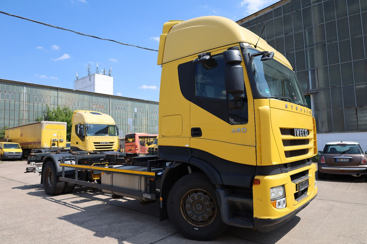 Iveco STRALIS/Magirus/L042/1. Hand - Camião transportador de contêineres/ Caixa móvel: foto 3 Iveco STRALIS/Magirus/L042/1. Hand - Camião transportador de contêineres/ Caixa móvel: foto 3