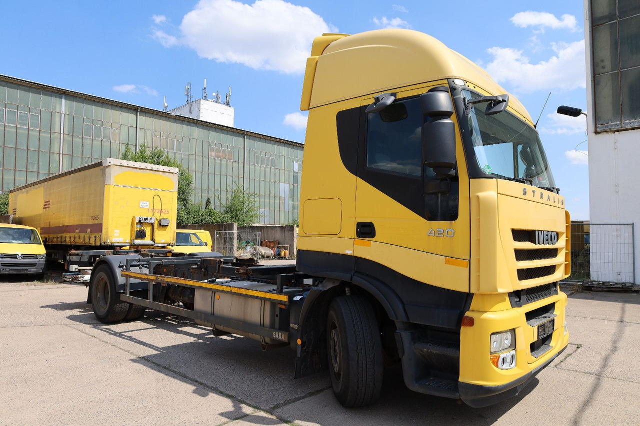 Iveco STRALIS/Magirus/L042/1. Hand - Camião transportador de contêineres/ Caixa móvel: foto 3 Iveco STRALIS/Magirus/L042/1. Hand - Camião transportador de contêineres/ Caixa móvel: foto 3