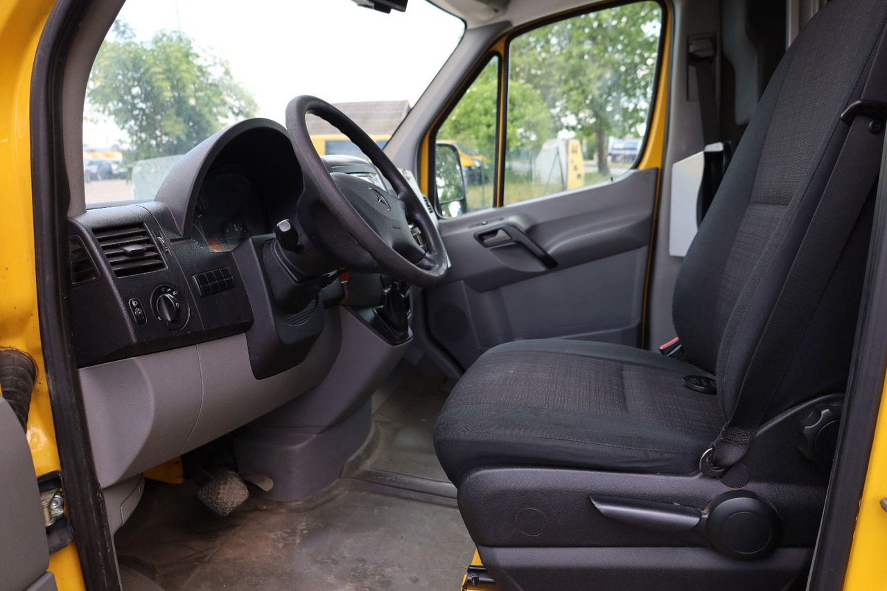 Mercedes-Benz Sprinter II Pritsche/ Koffer - Carrinha de contentor: foto 3 Mercedes-Benz Sprinter II Pritsche/ Koffer - Carrinha de contentor: foto 3